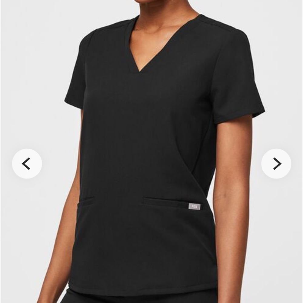 Figs Black Casma™ Three-Pocket Scrub Top